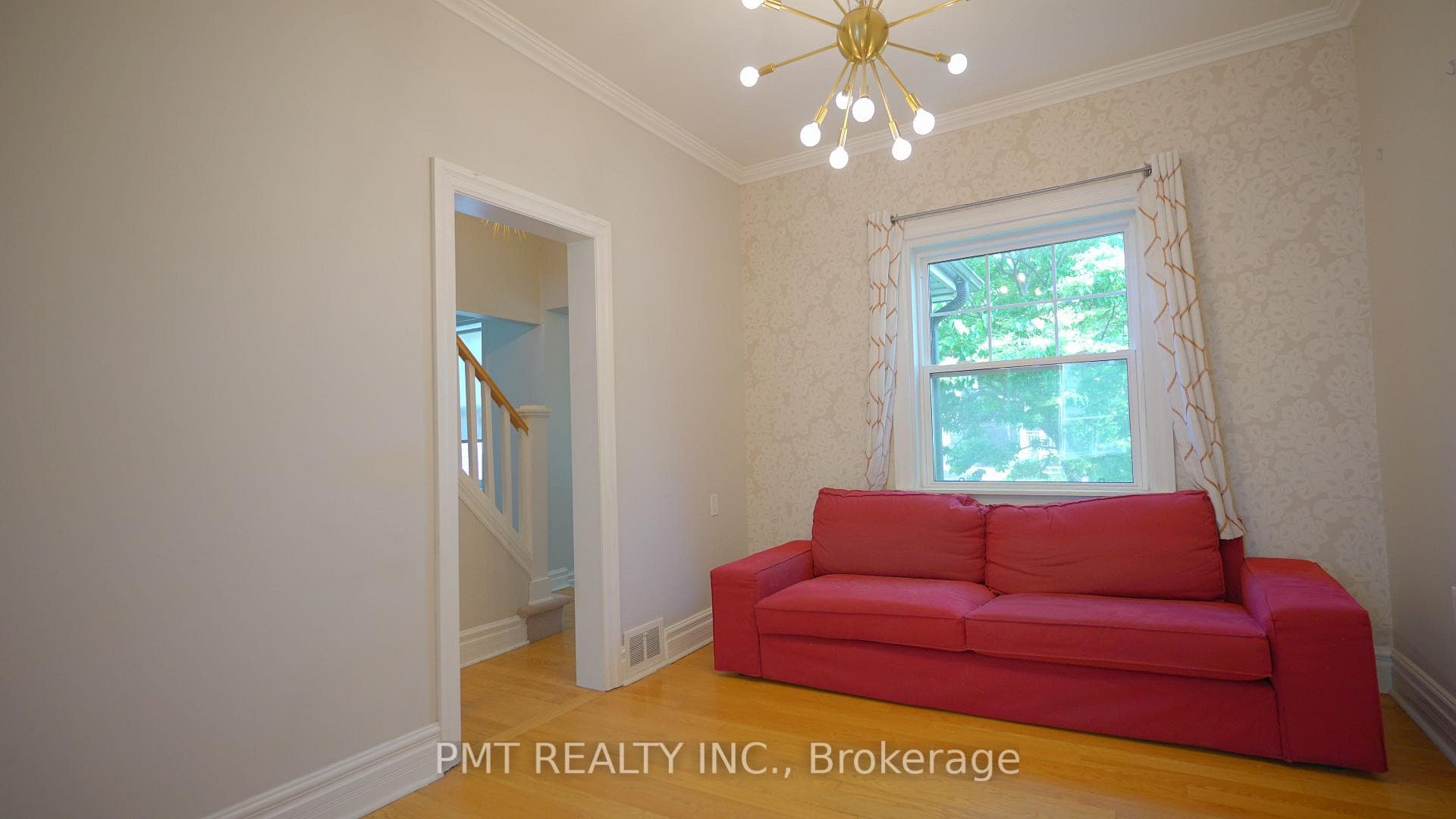 31 Burgess Avenue photo 5