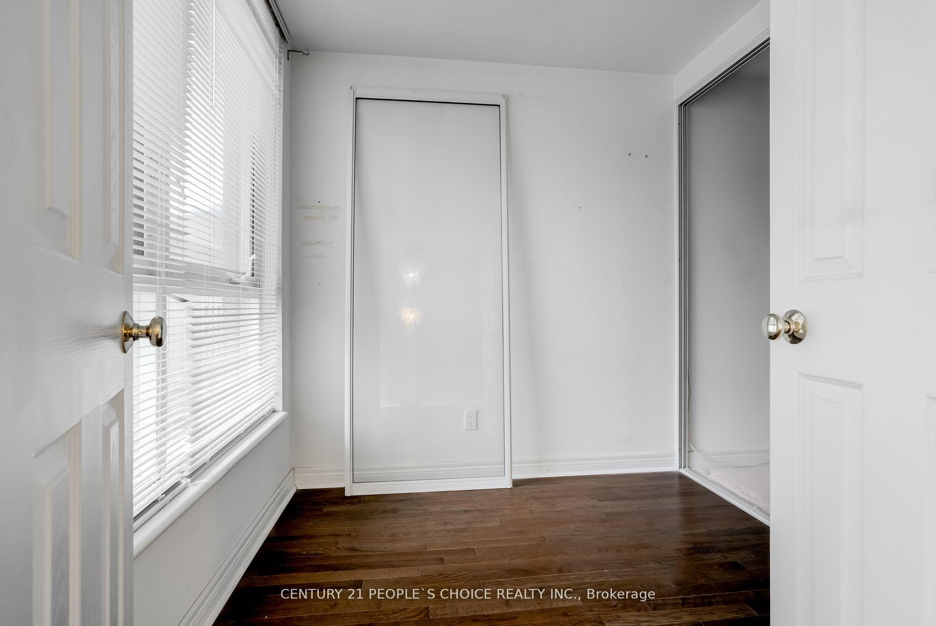55 Bloor Street Unit 806 photo 23