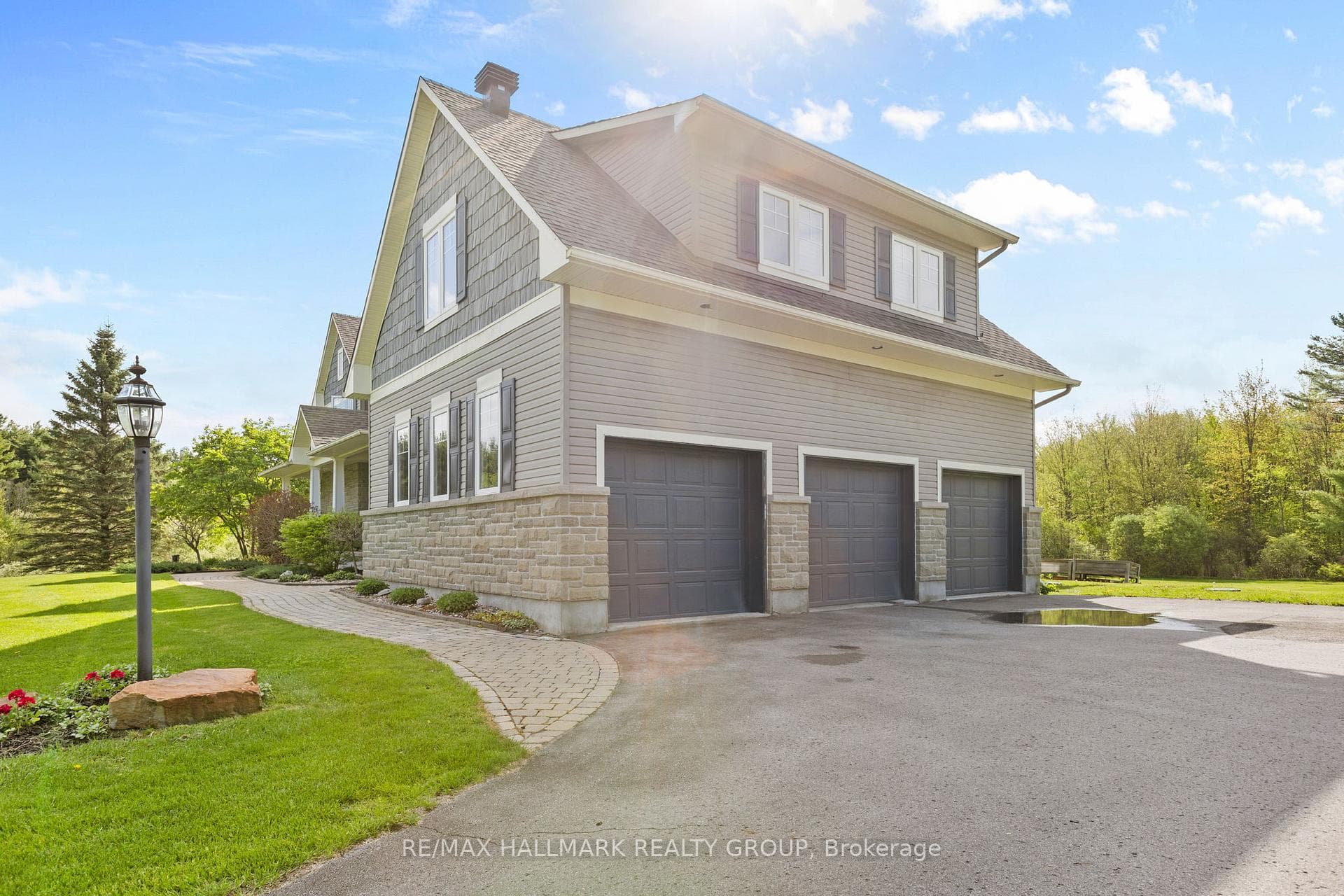 137 Goodman Drive photo 3