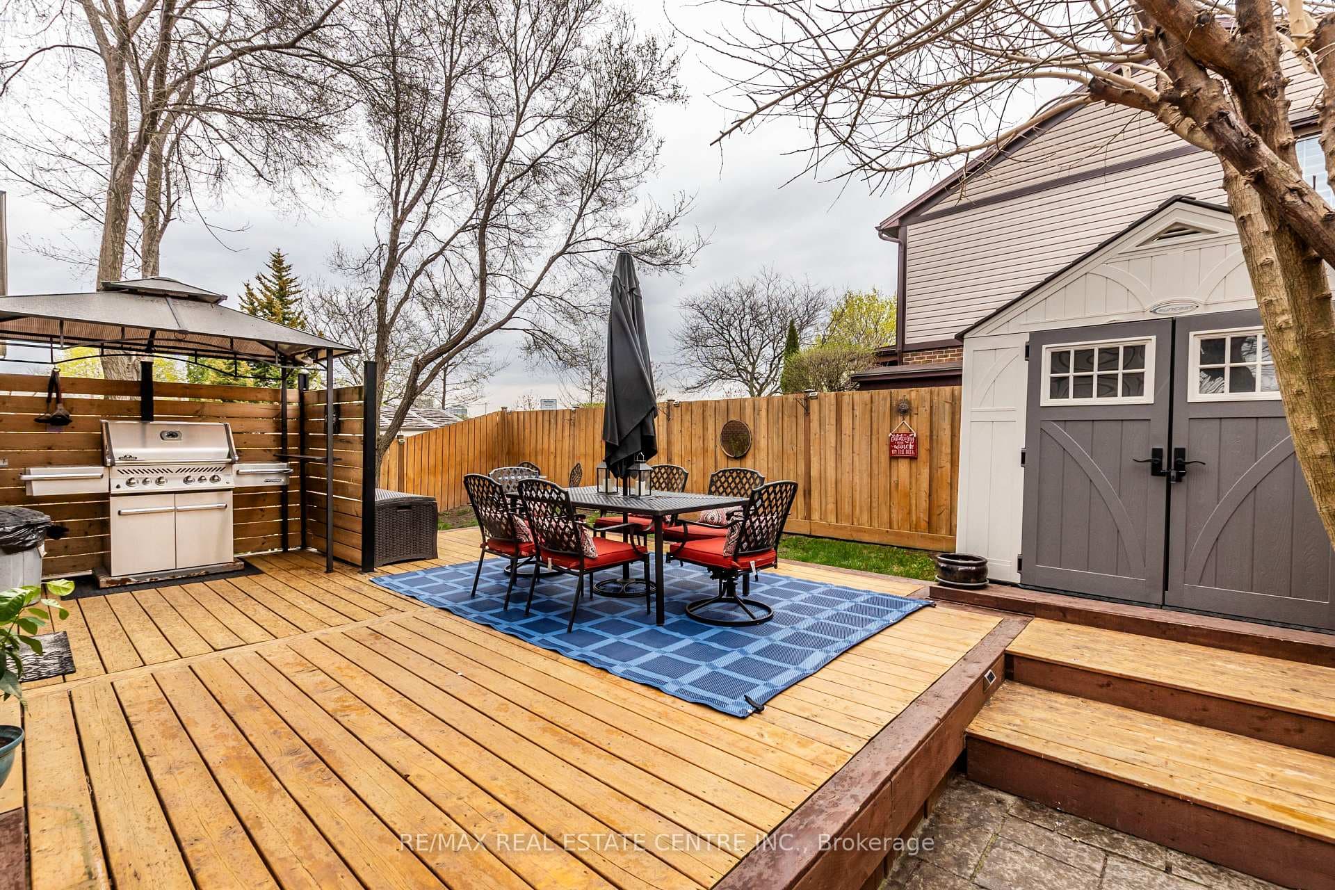 481 Bell Street photo 36