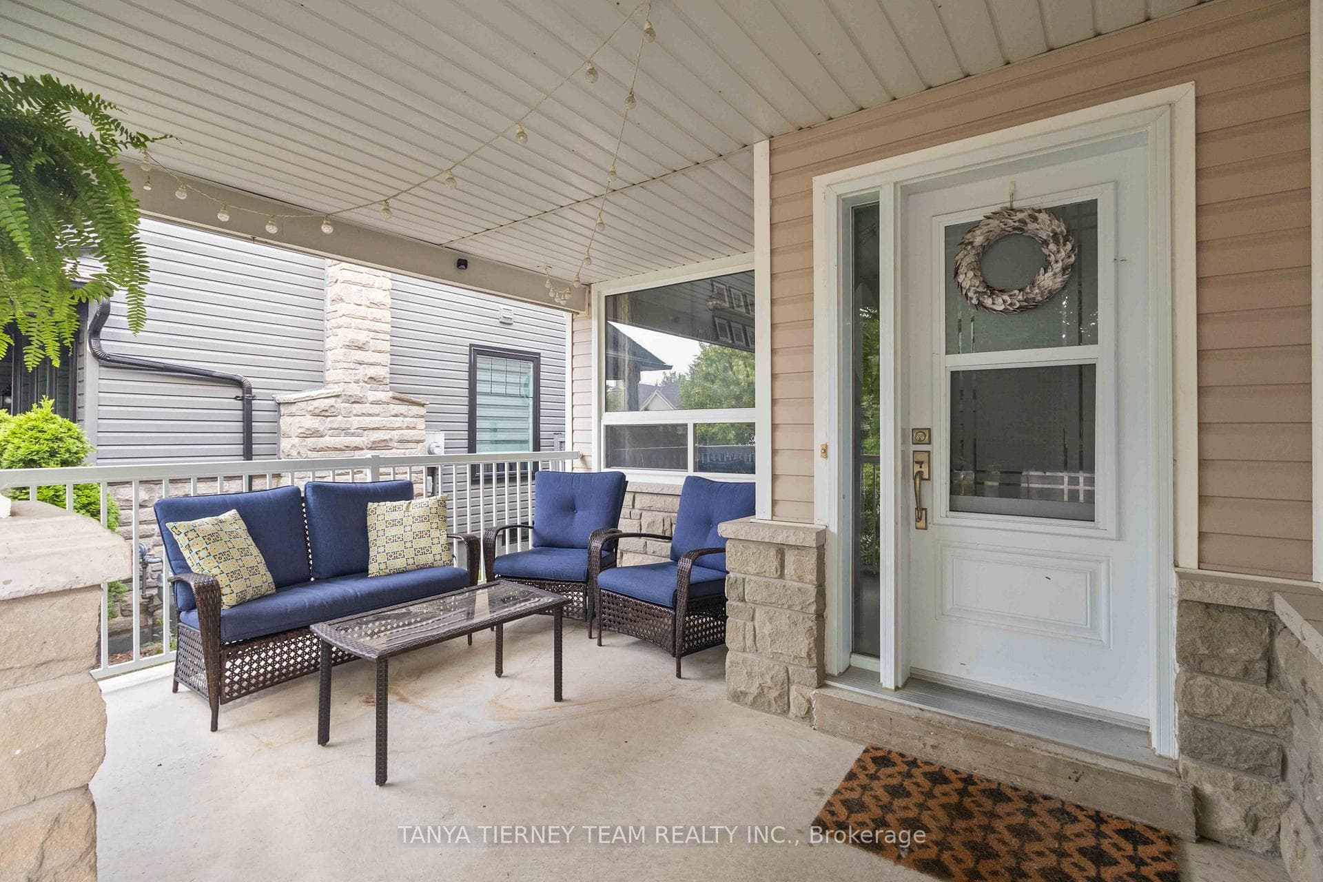 140 Vipond Road photo 4