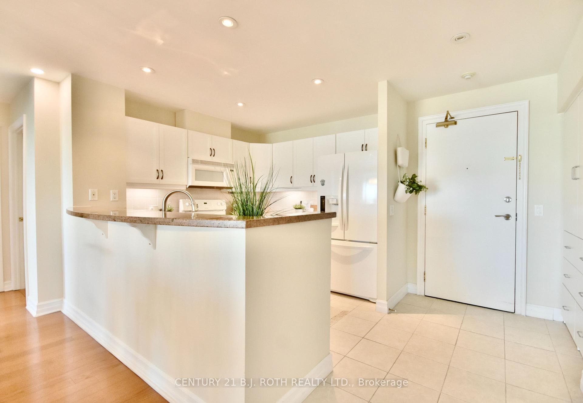 6 TORONTO Street Unit 1110 photo 6