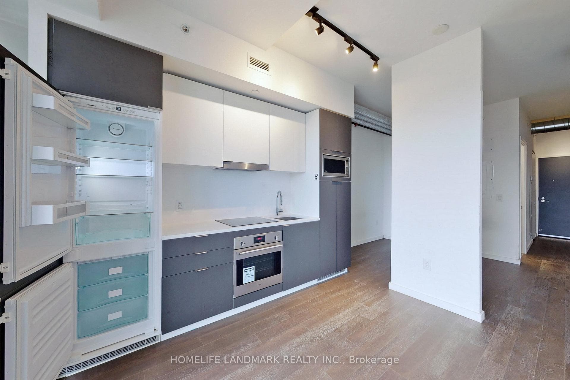 170 Bayview Avenue Unit 718 photo 6