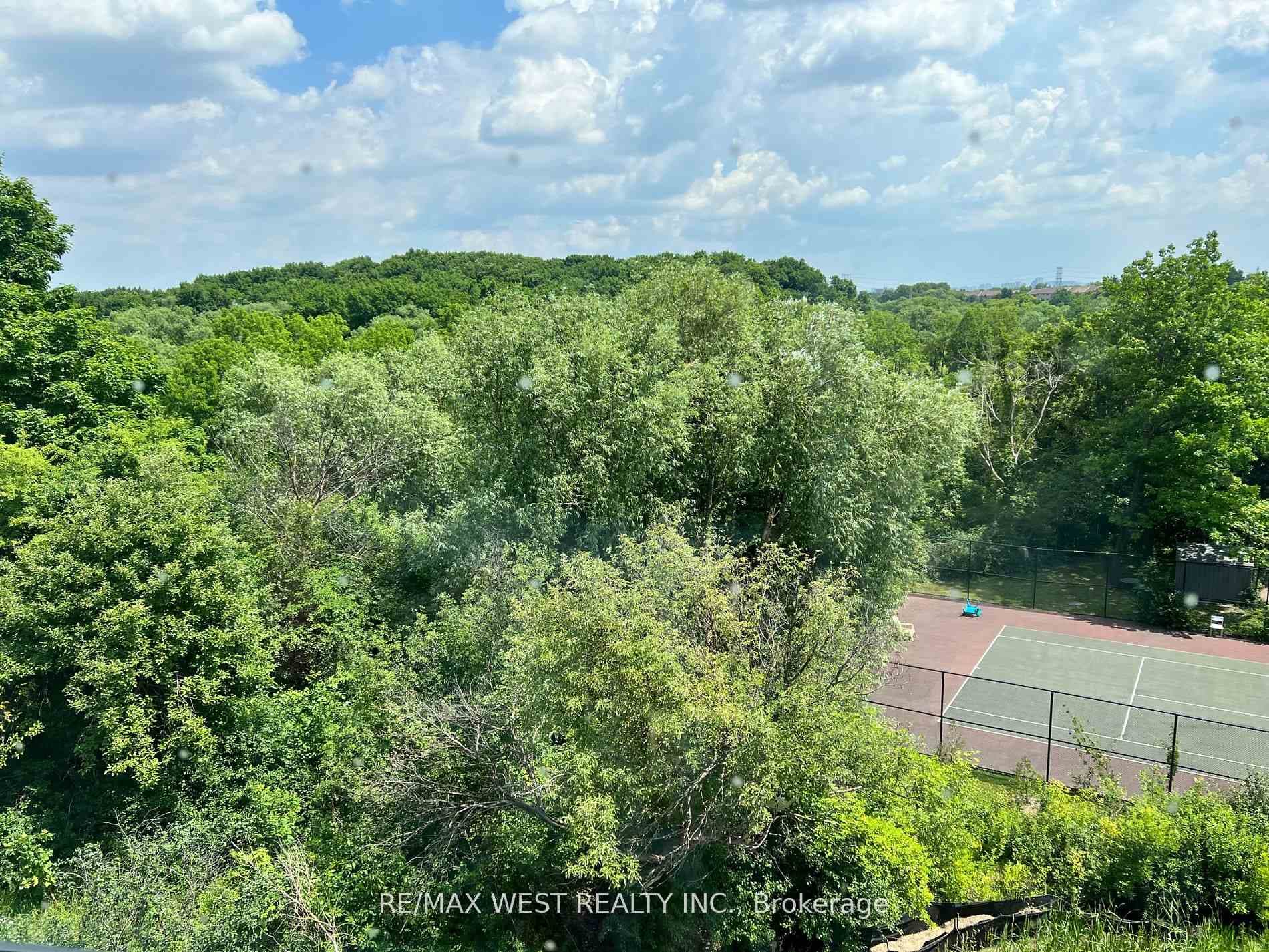 19 Woodstream Drive photo 24