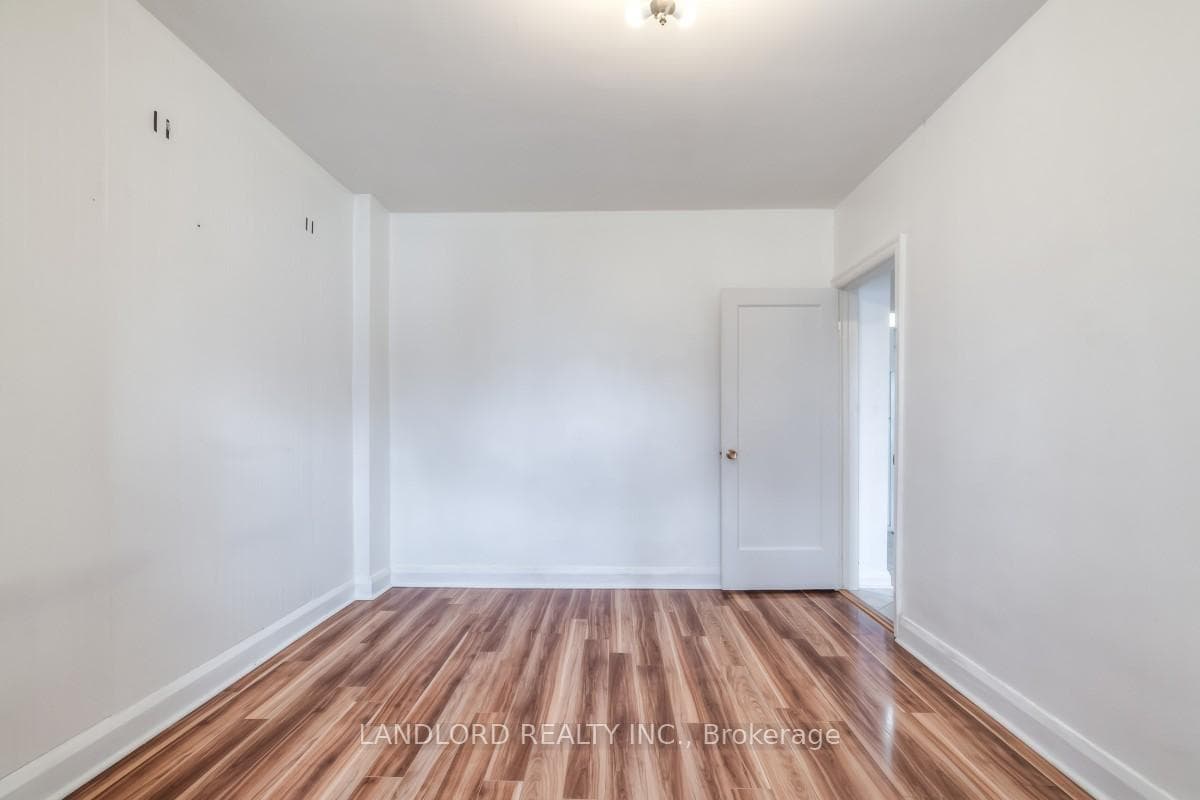 65 Manitoba Street photo 11