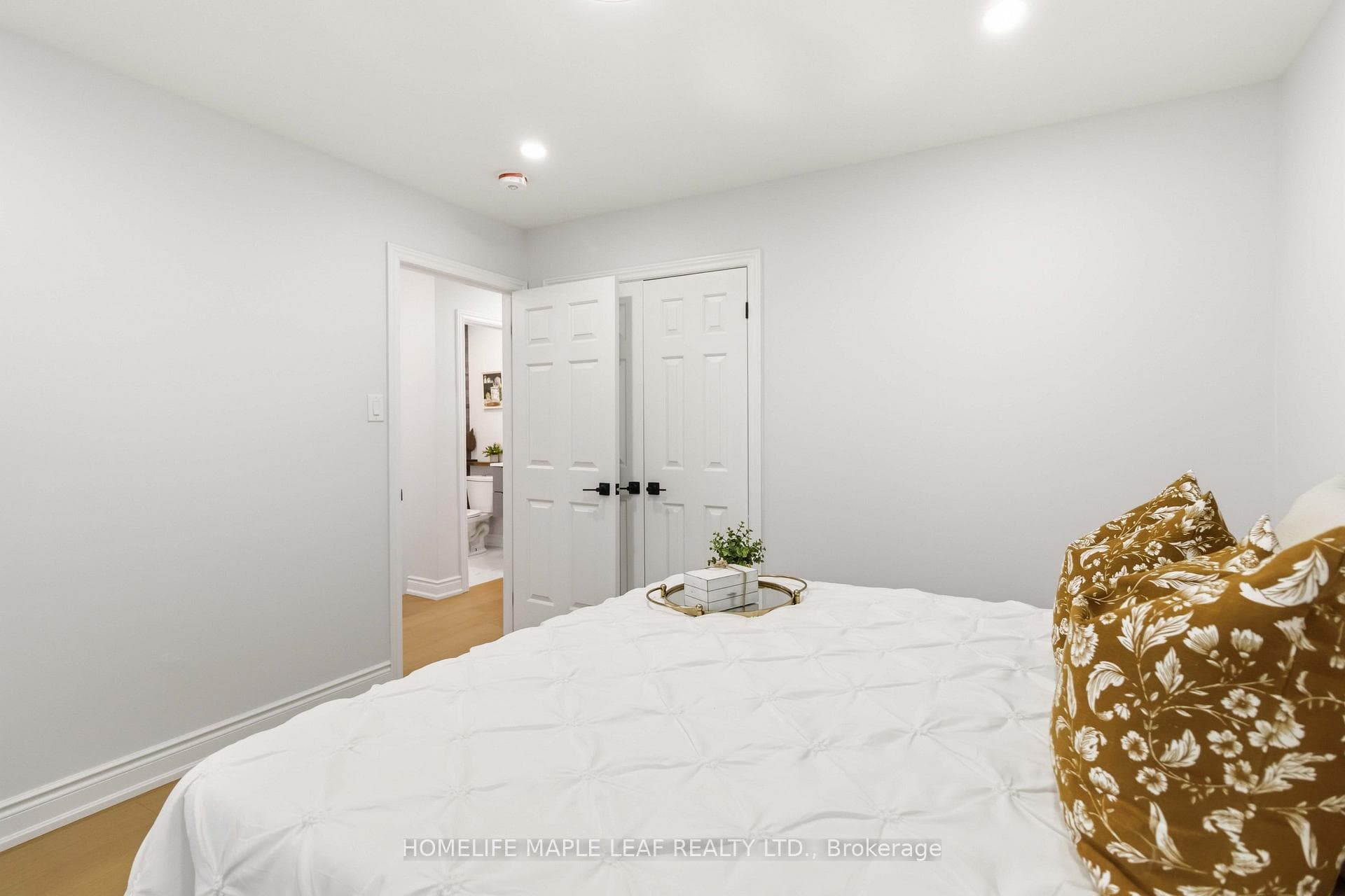 90 Burgby Avenue photo 25