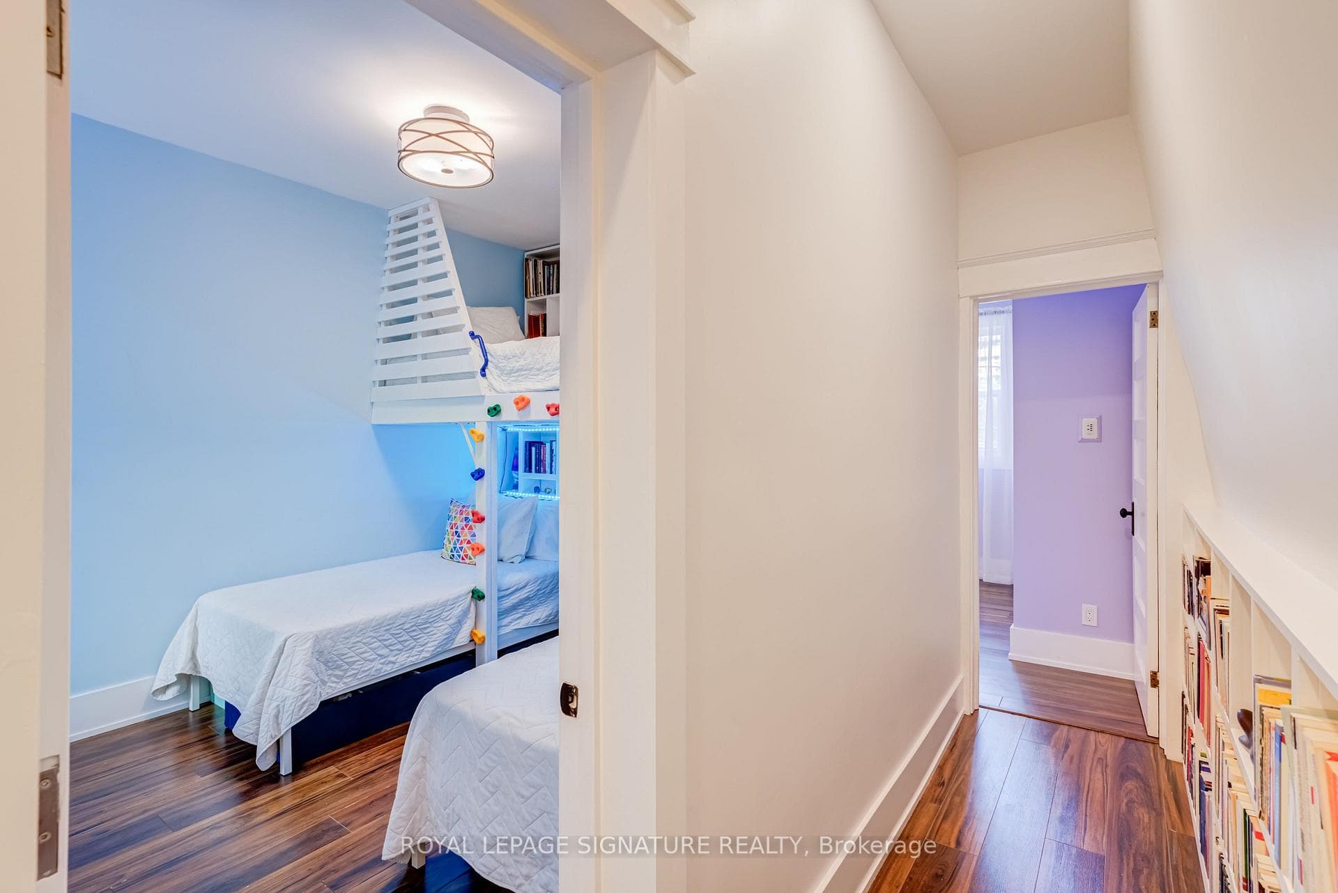 176 Barrington Avenue photo 26