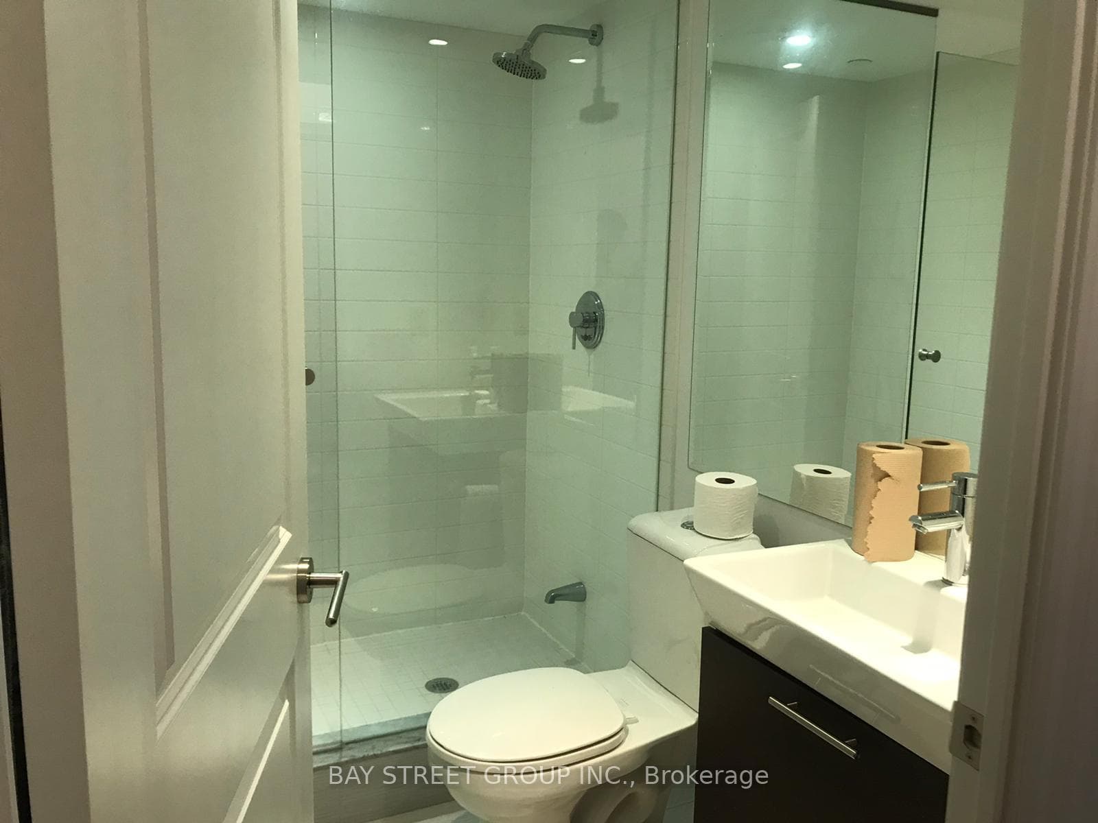 386 Yonge Street Unit 3801 photo 13