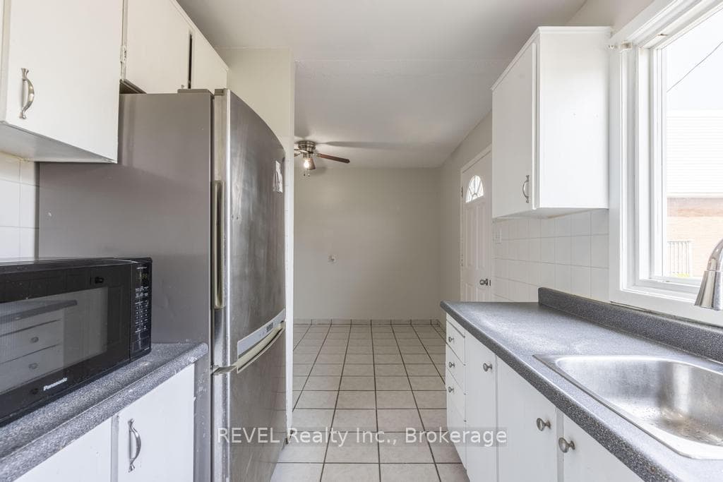71 Hagey Avenue Unit 4 photo 10