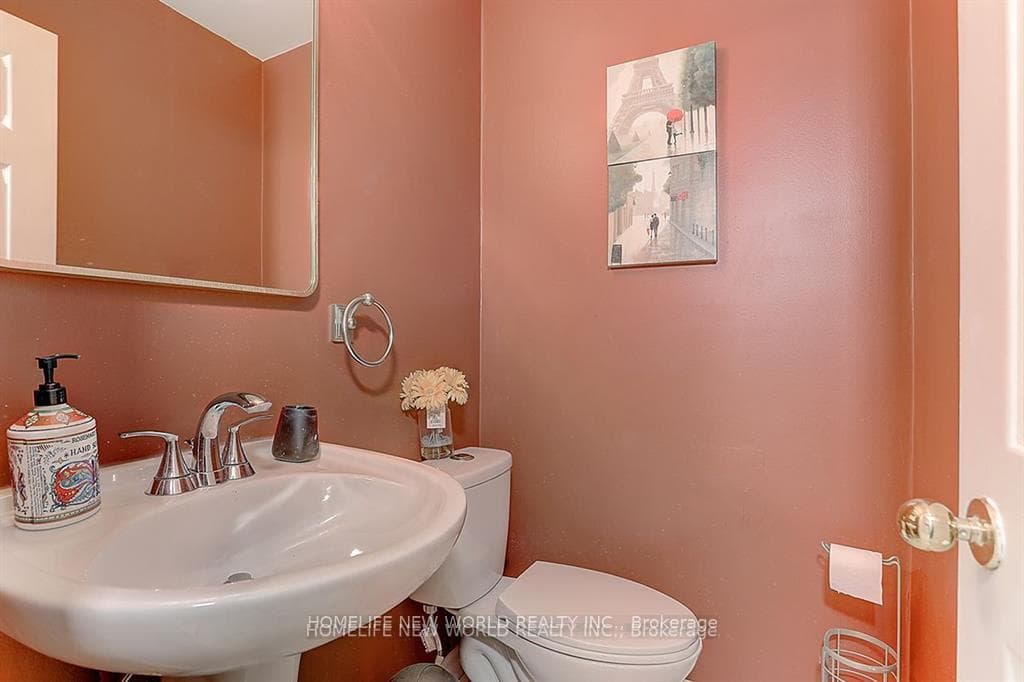 27 Ashdown Cres Crescent photo 26