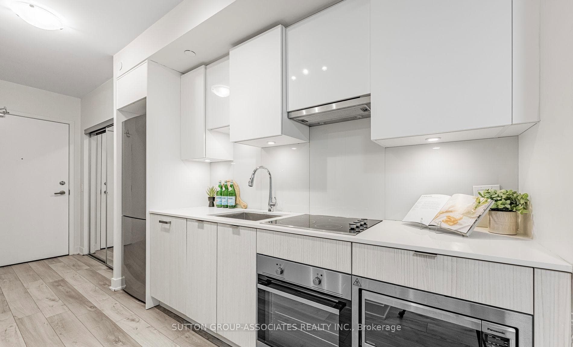 195 Redpath Avenue Unit 1616 photo 12