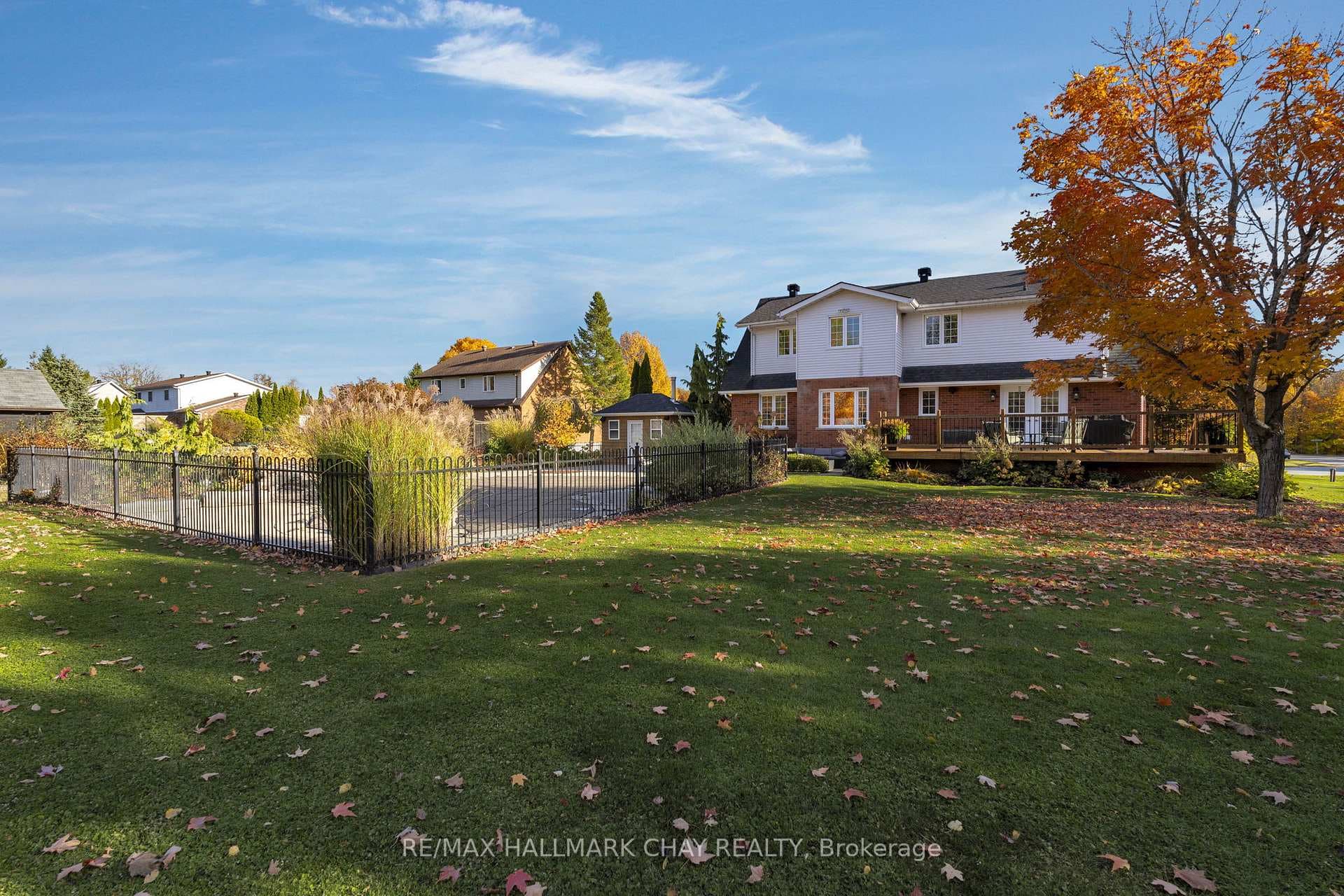 8 Martine Crescent photo 38