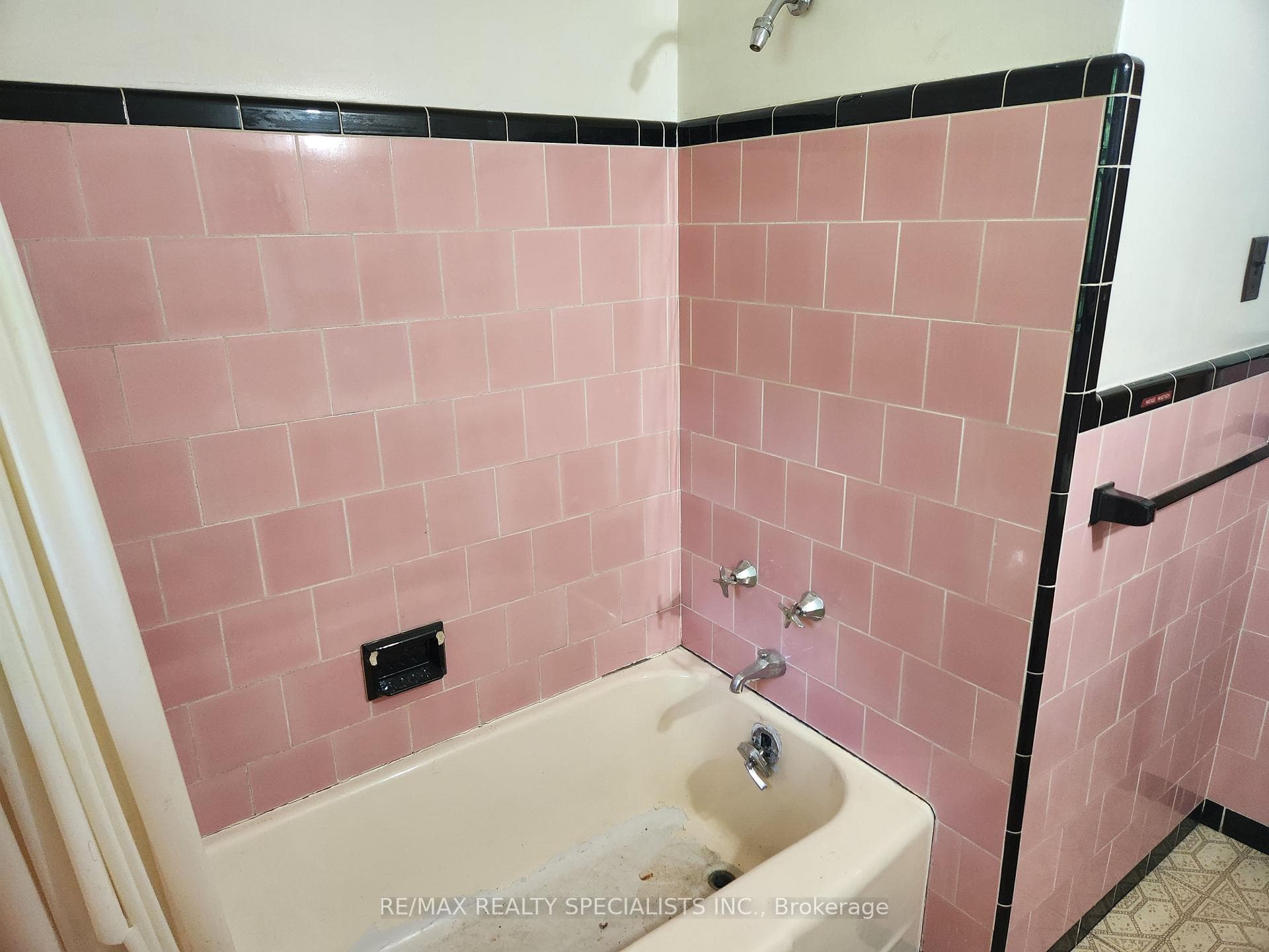 397 COOMBS Avenue photo 16