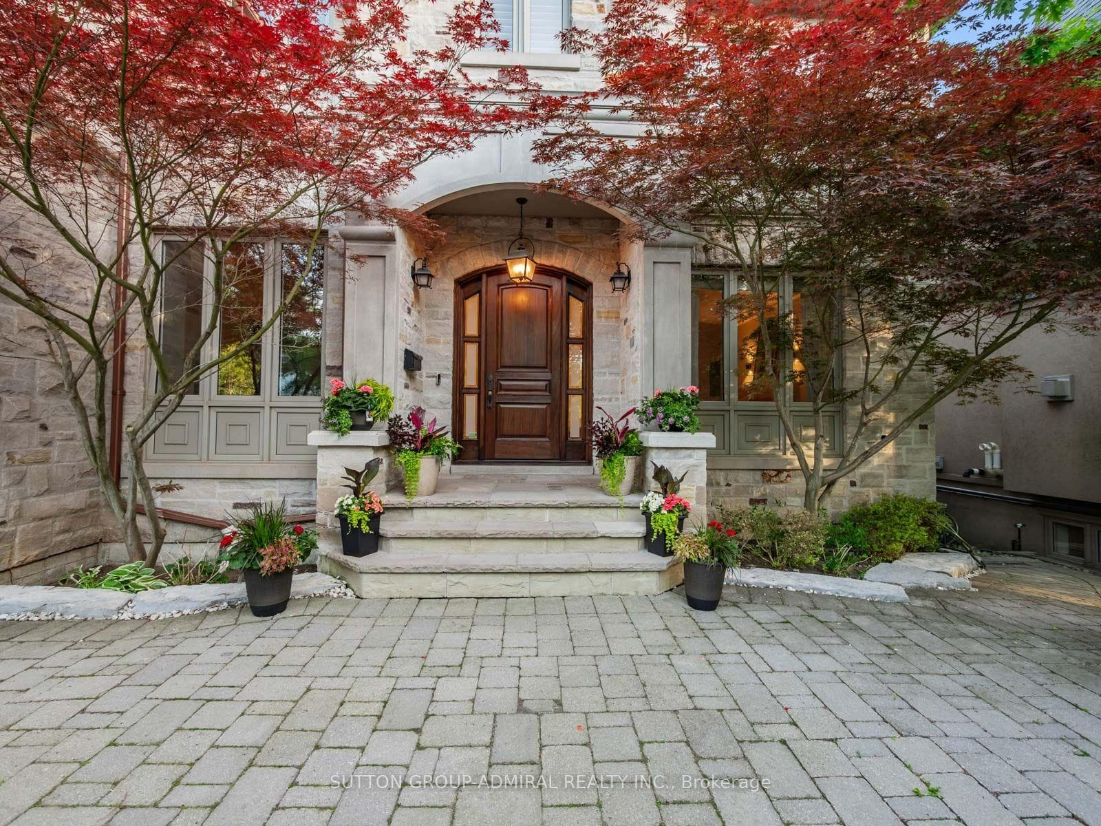 35 Wentworth Avenue photo 6