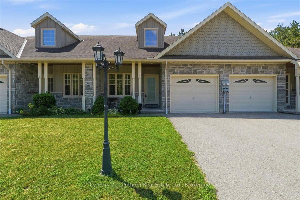 17 Richardson Lane photo 1