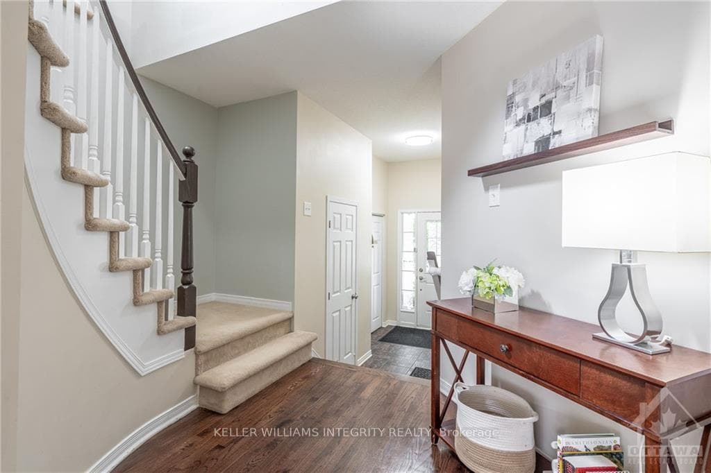 113 ROMINA Street photo 4