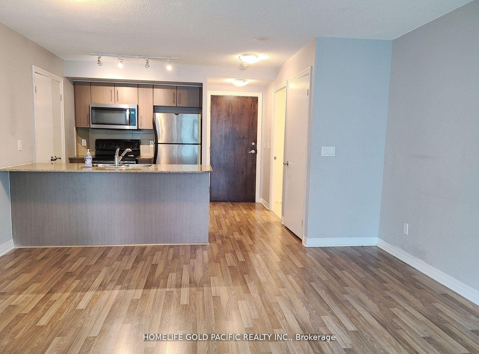12 Yonge Street Unit 1507 photo 4