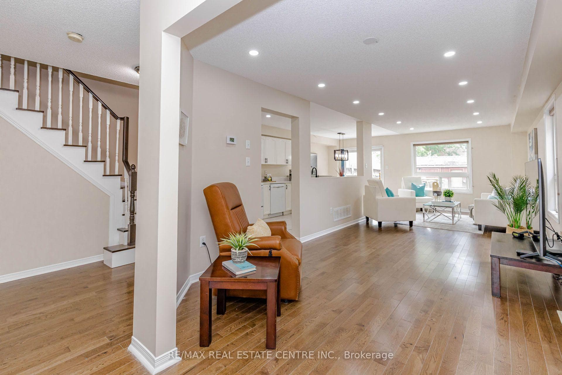35 Prince Crescent photo 4