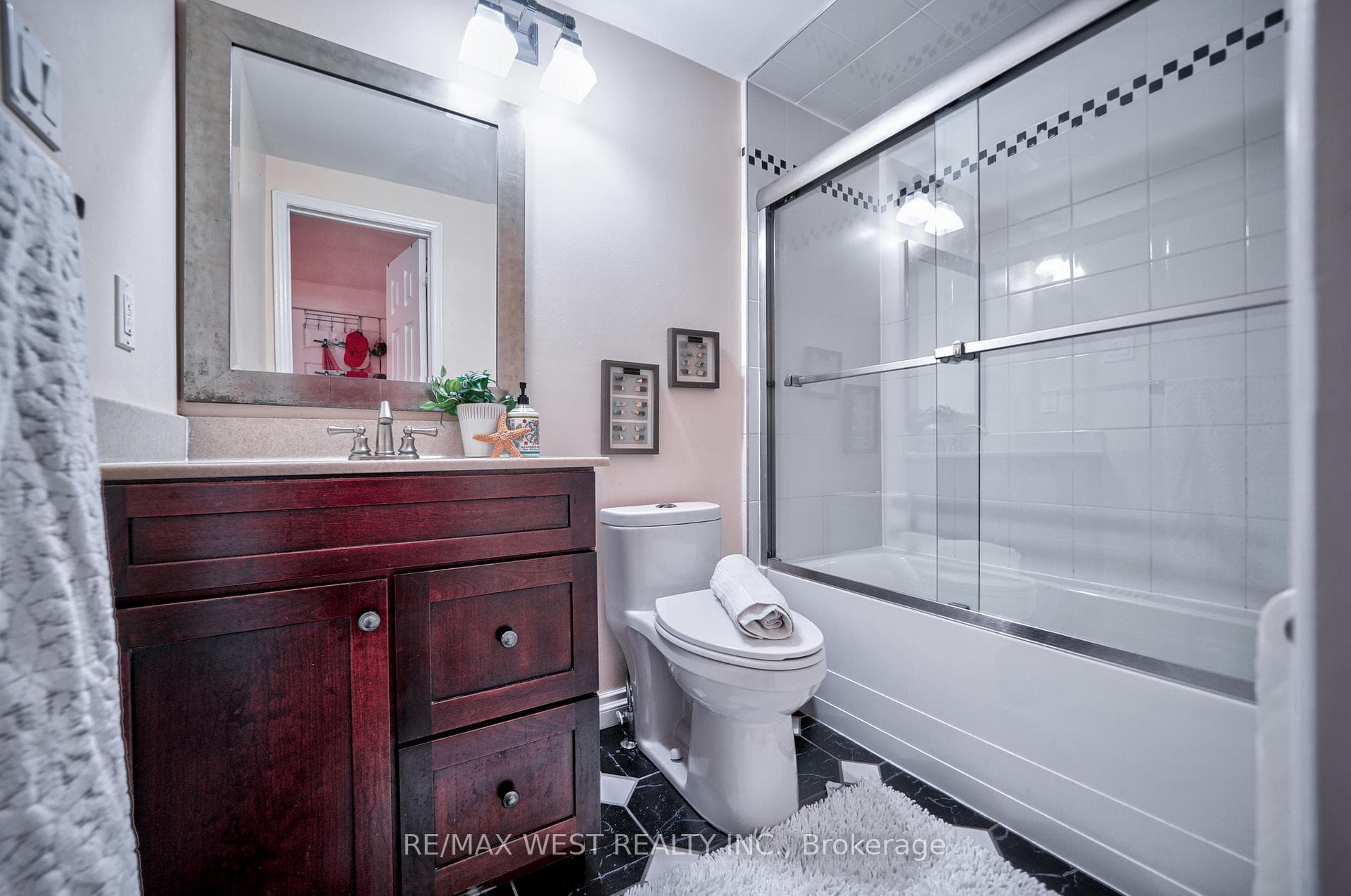 97 Grover Drive photo 32