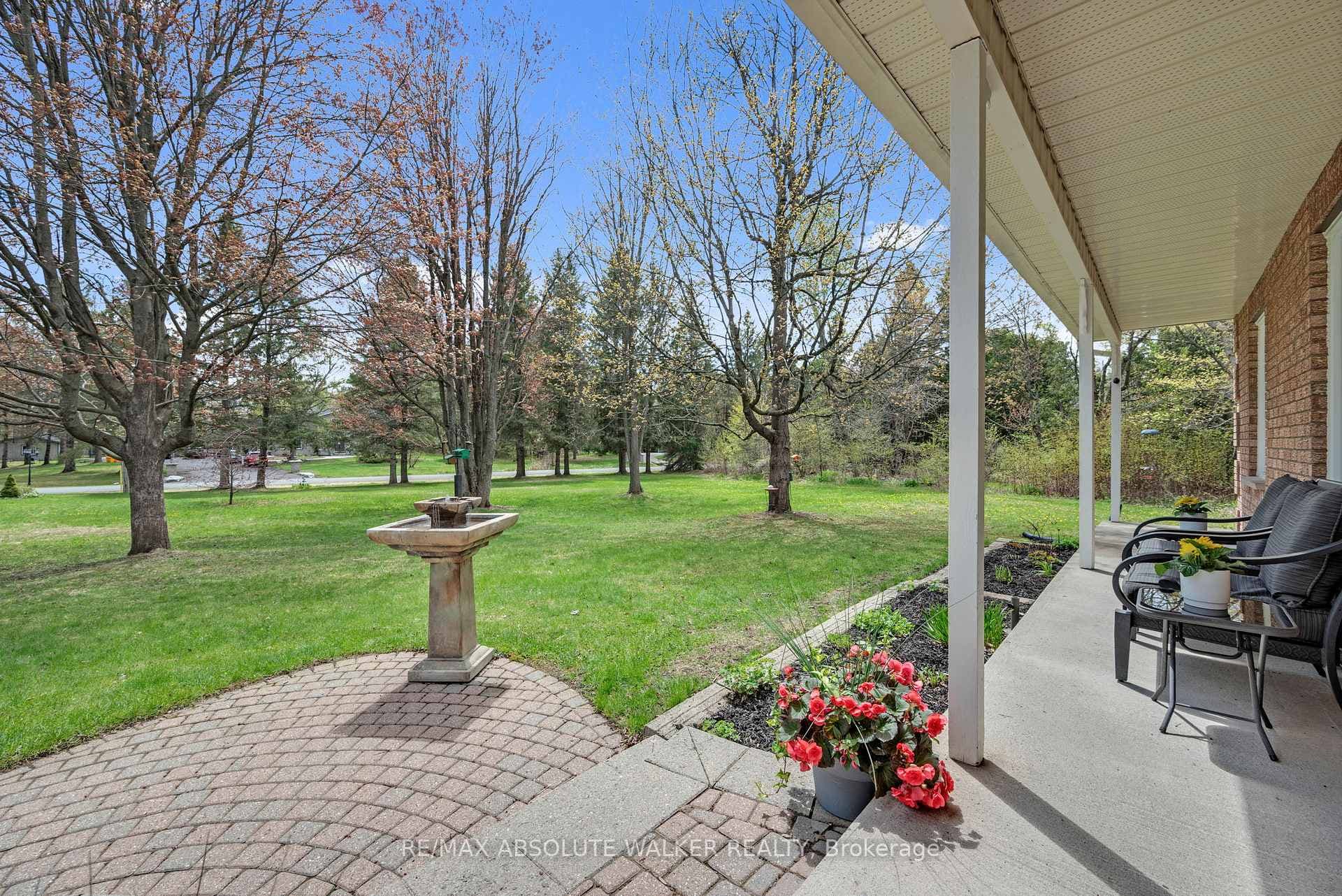 760 Canary Street photo 3