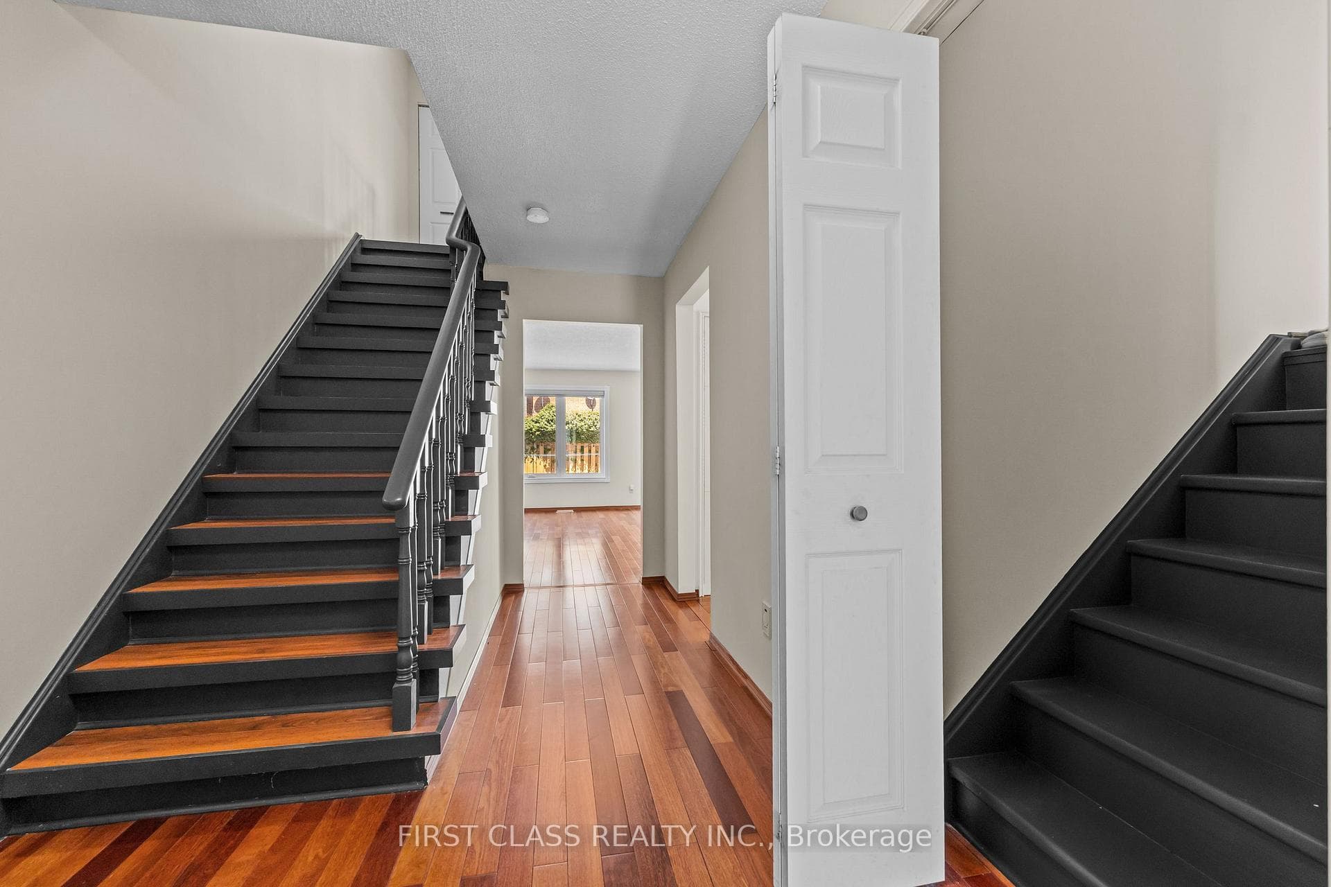 4213 Beacon Lane photo 2