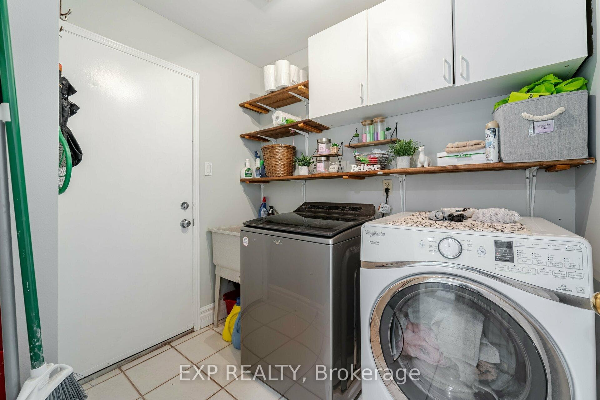 92 Bedell Crescent photo 19