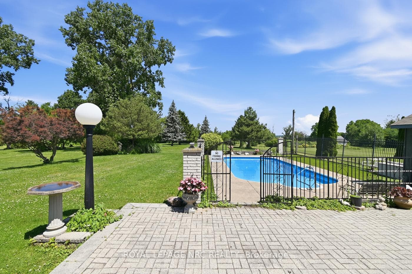 1750 York Road photo 31