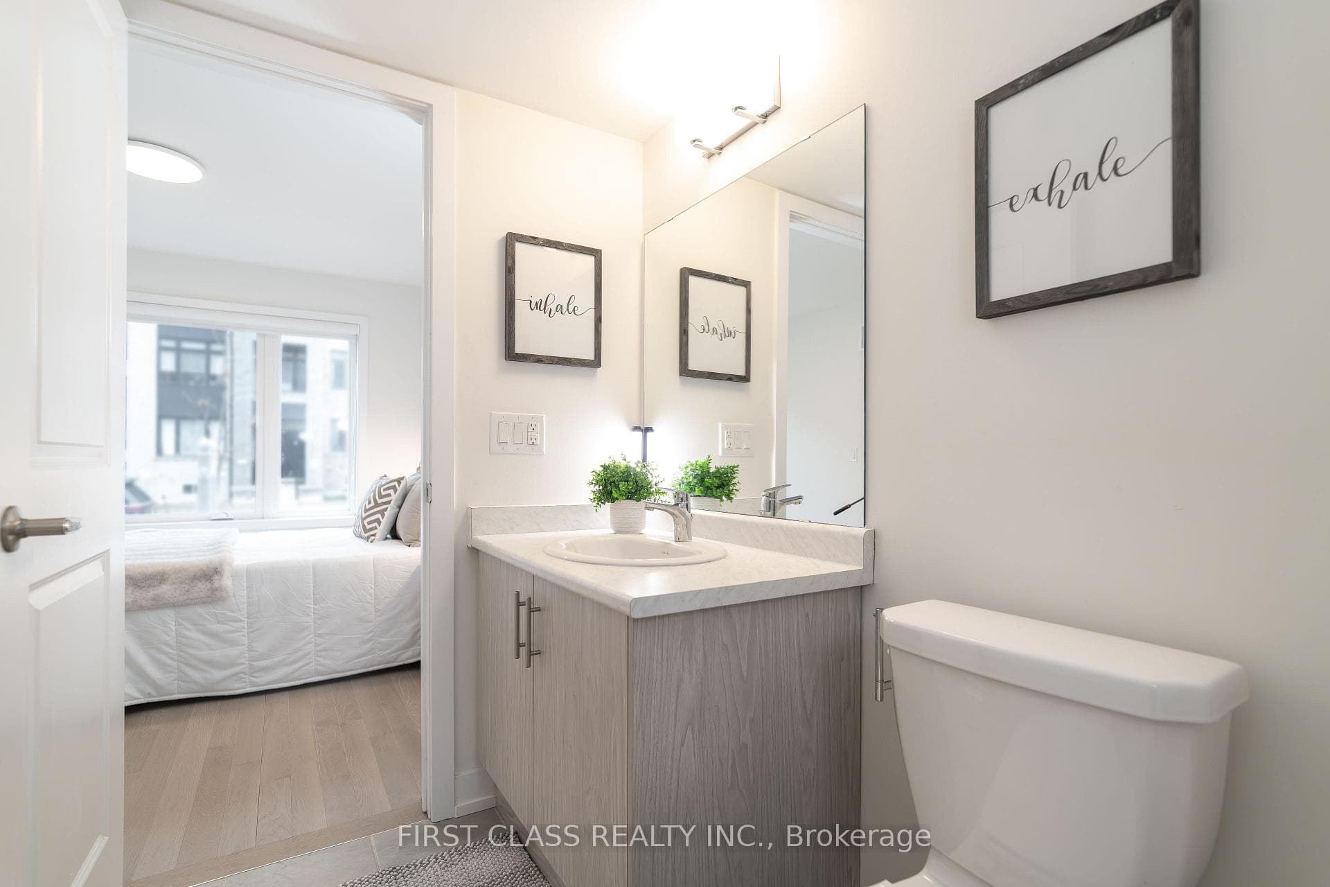 15 Guardhouse Crescent photo 42