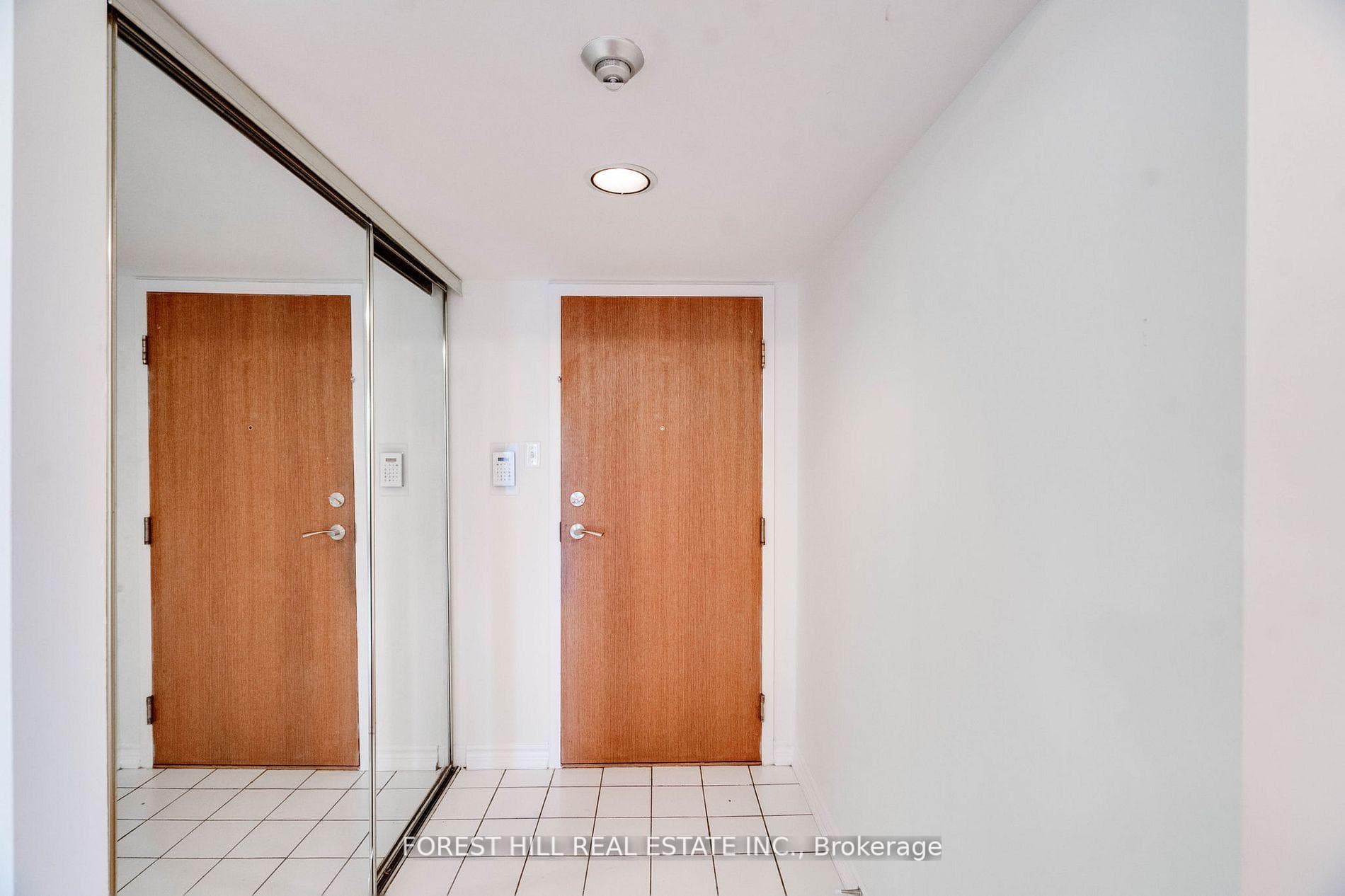 120 Promenade Circle Unit 506 photo 4