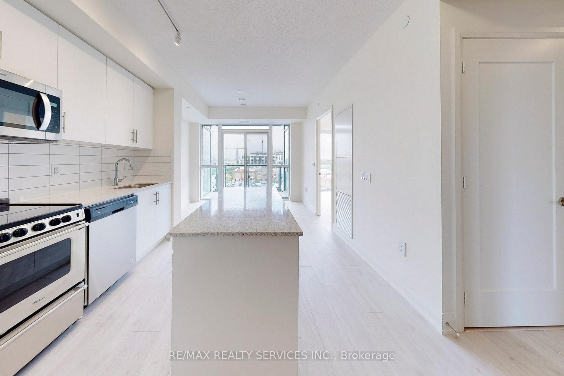 509 Dundas Street Unit 611 photo 14