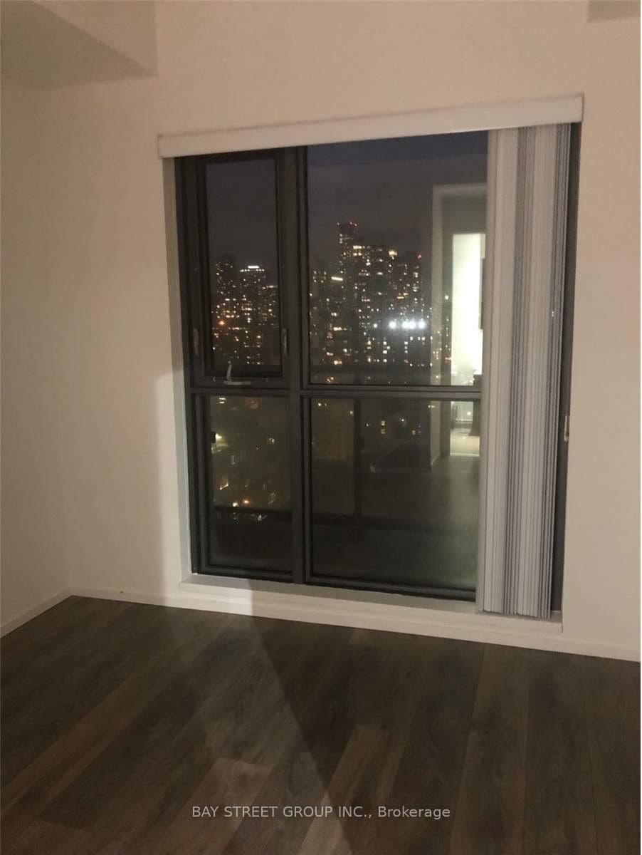 159 Dundas Street Unit 2607 photo 4