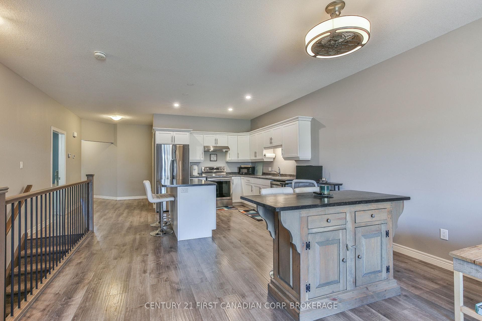 283 Boyd Boulevard photo 11