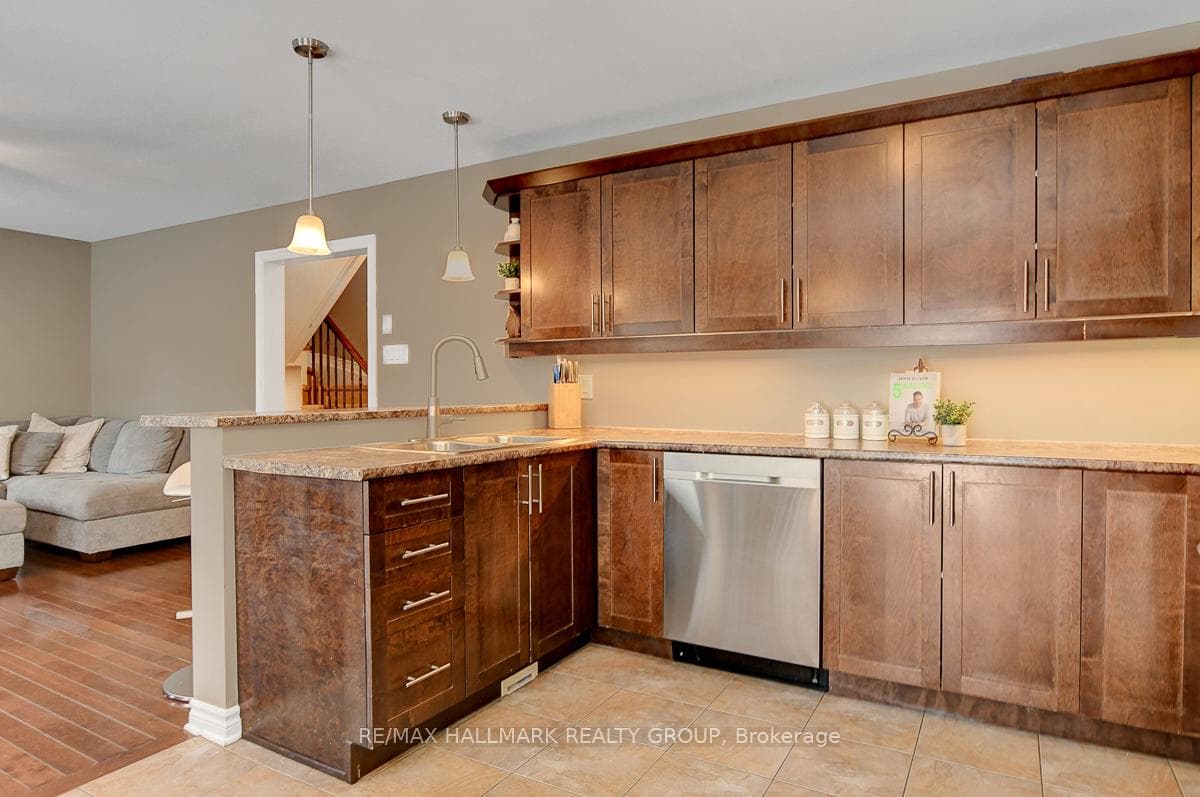 2402 Regatta Avenue photo 16