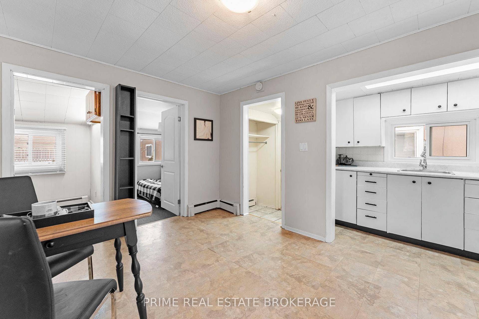 226 William Street photo 9