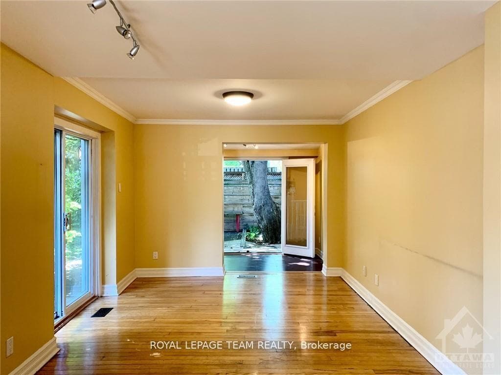 296 ST ANDREW Street photo 10