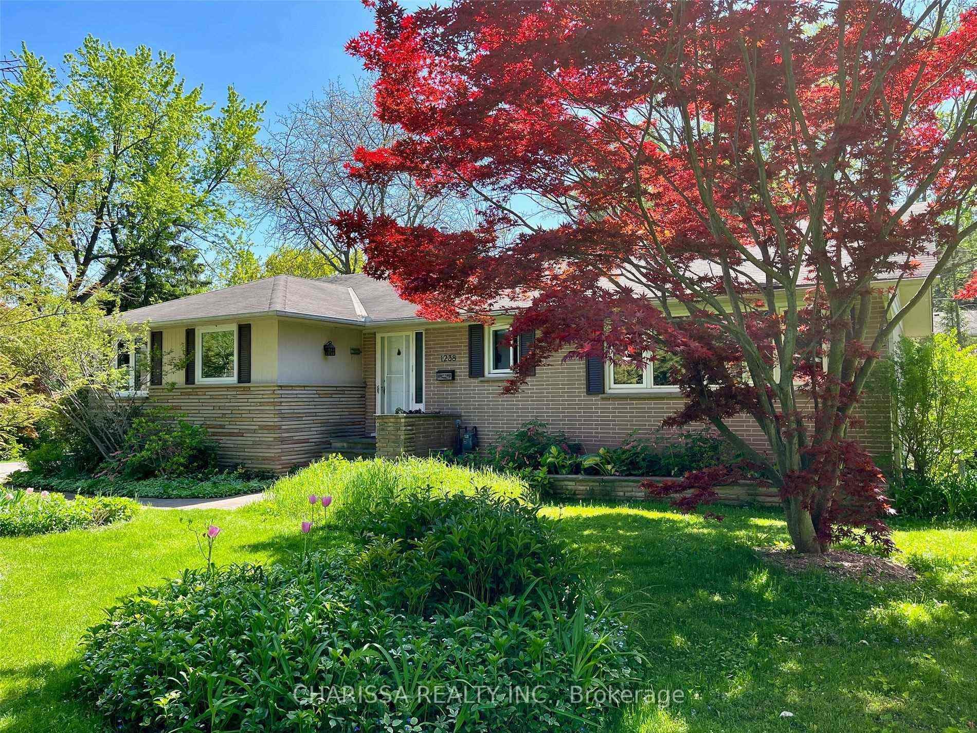 1238 Donlea Crescent photo 1