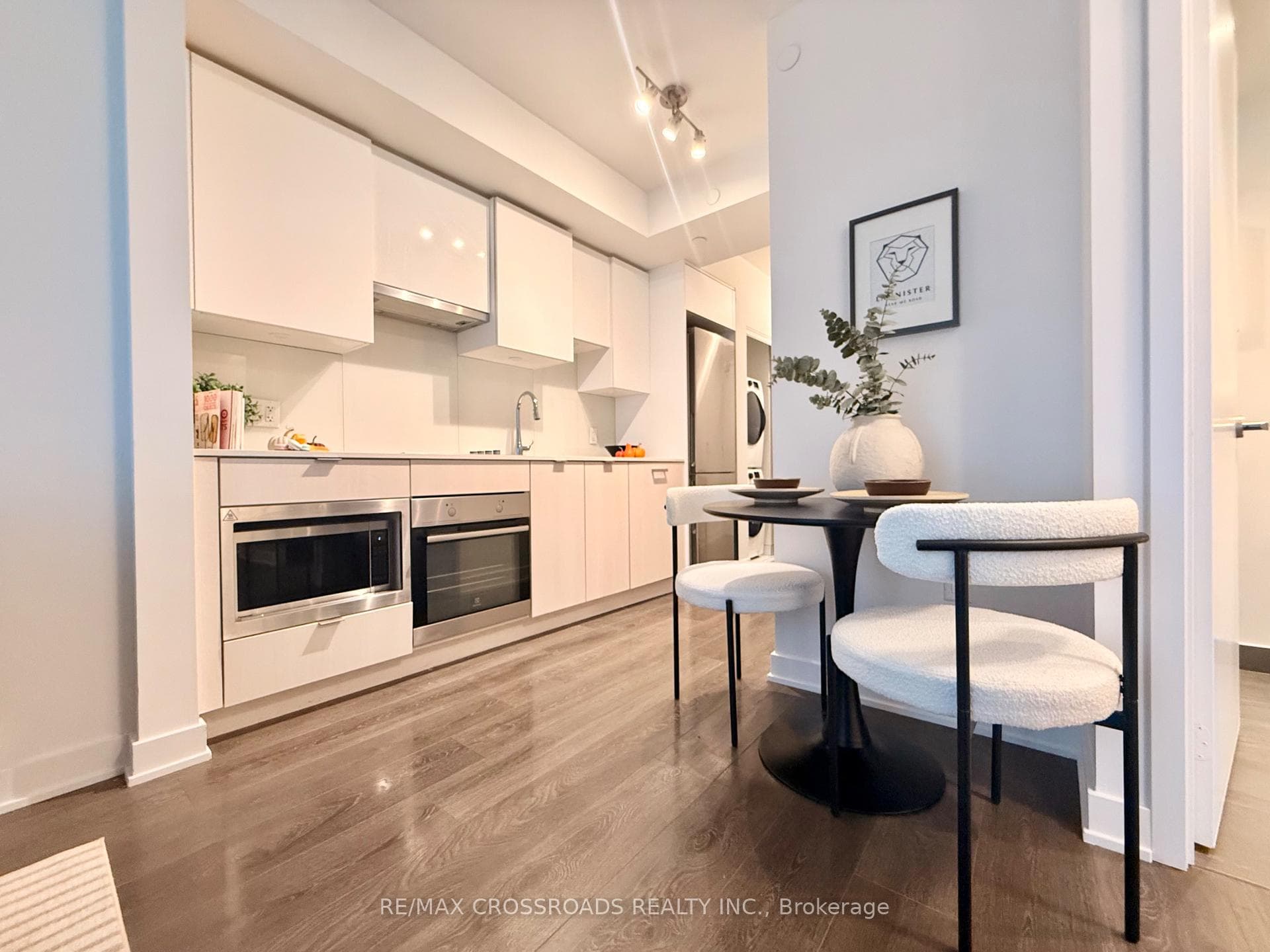195 Redpath Avenue Unit 2301 photo 4