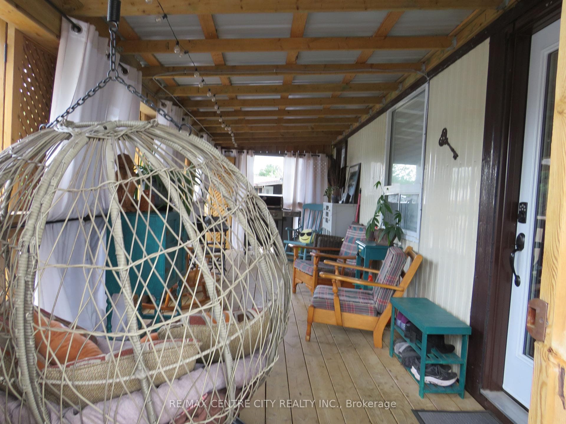 lots of room in the porch