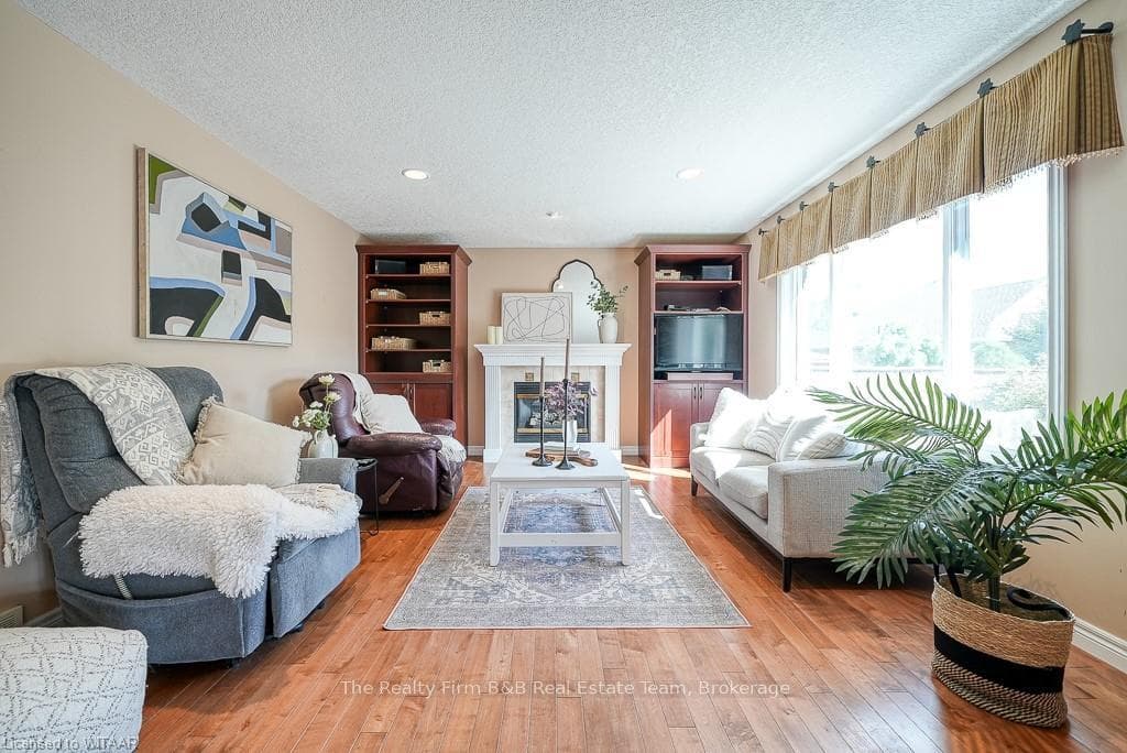 468 LAKEVIEW Drive photo 23