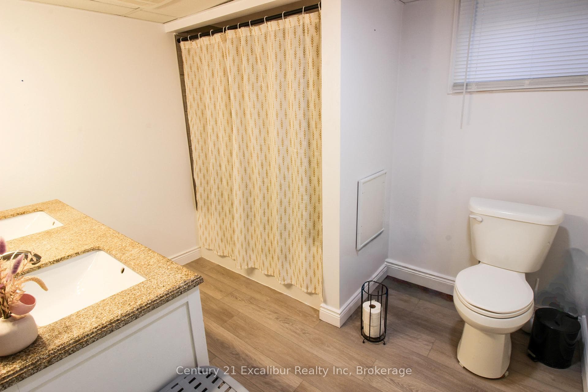 881 Lawrence Road photo 16