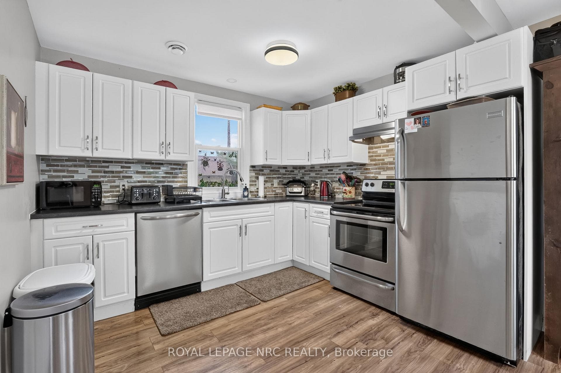 63 OAKWOOD Street photo 9