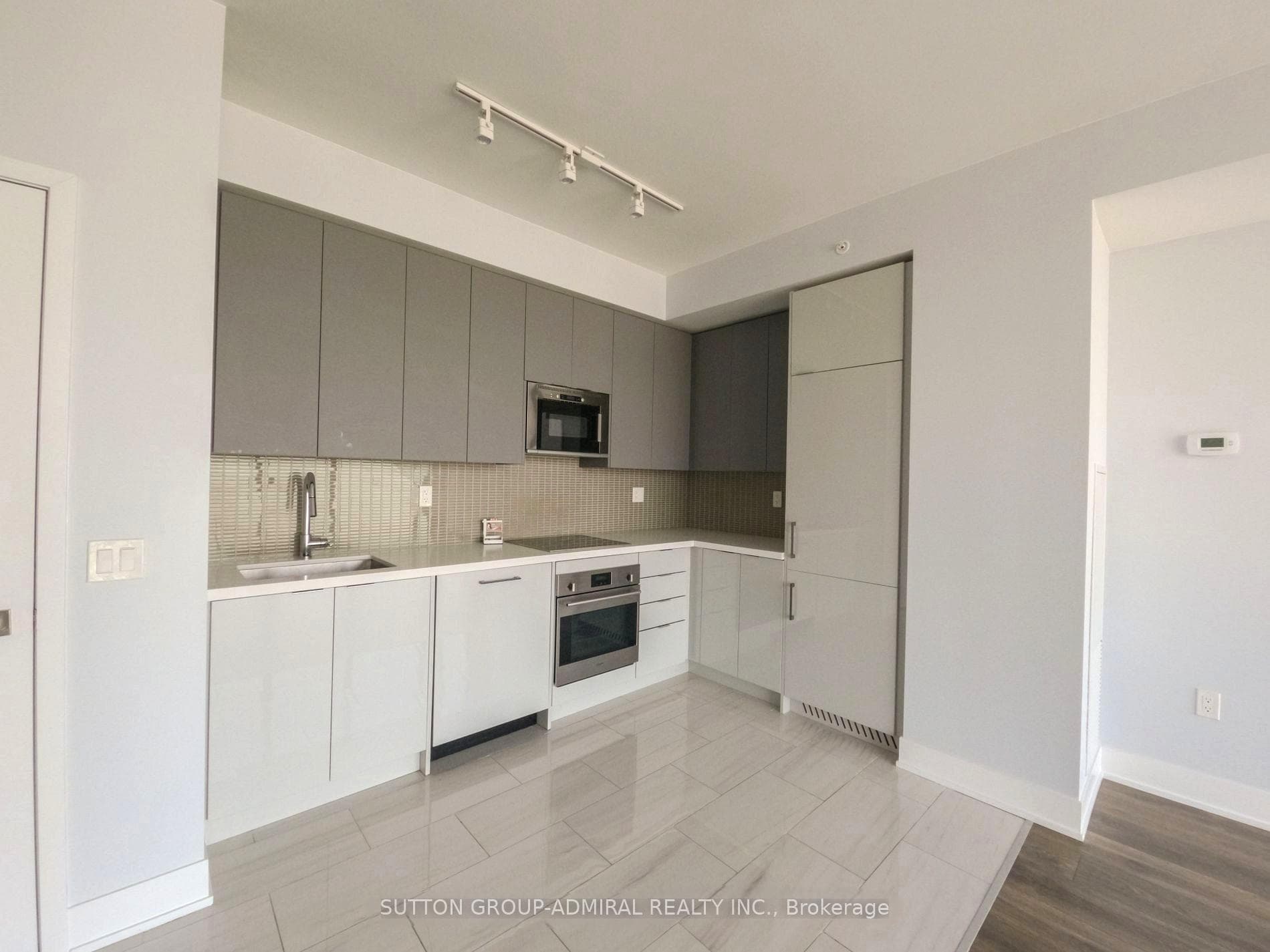 2908 Highway 7 Road Unit 1407 photo 3