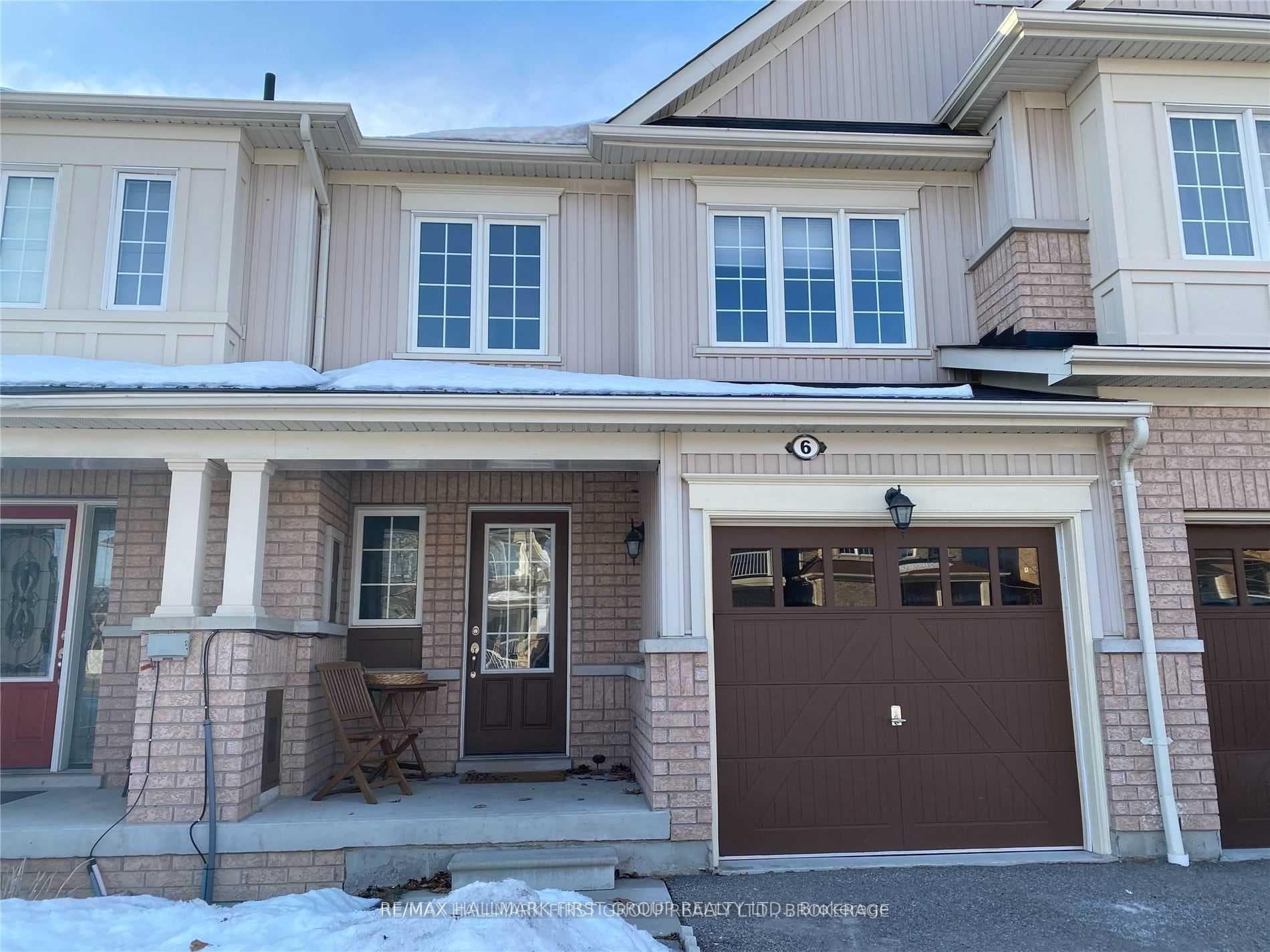 6 Devlin Crescent photo 1