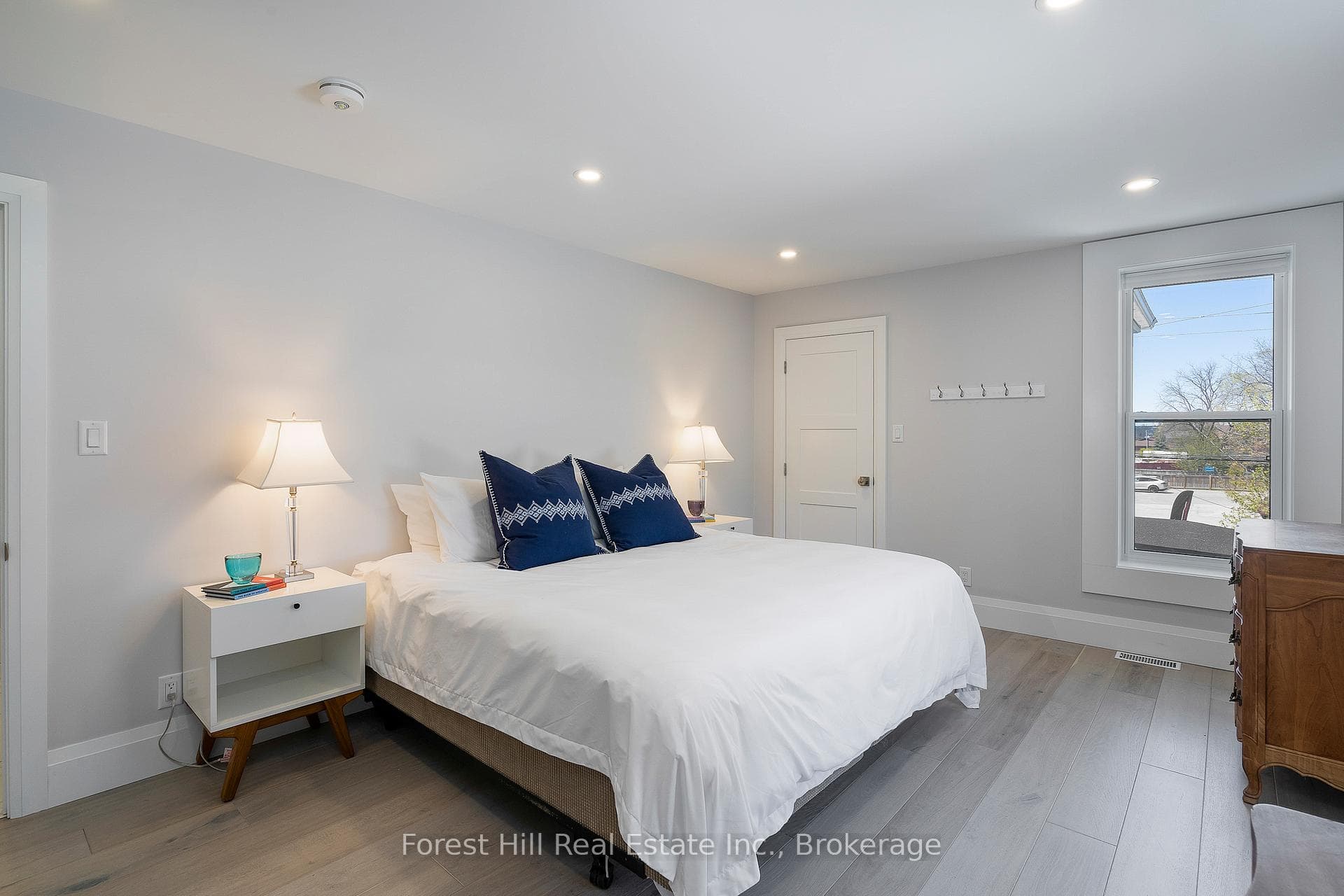 114 Ontario Street Unit 2 photo 11