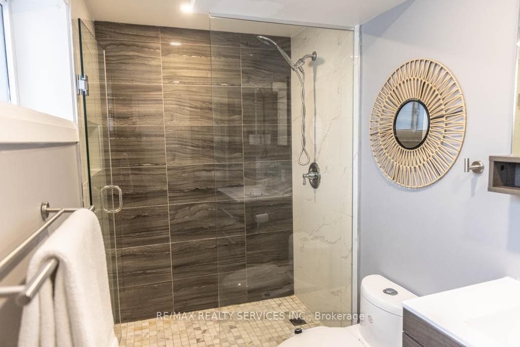 126 Roebuck Drive photo 22
