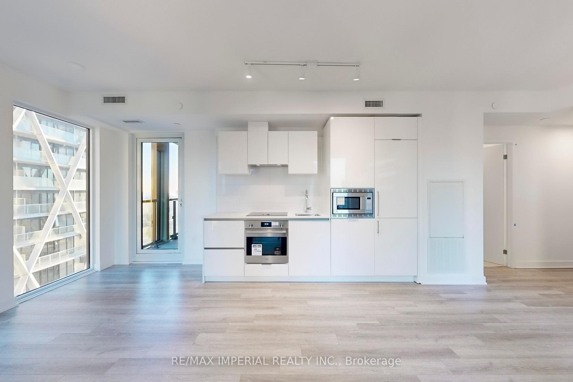 238 Simcoe Street Unit 2504 photo 14