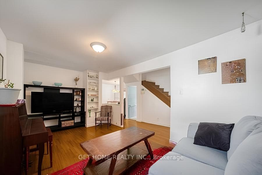 173 Barrie Road photo 8