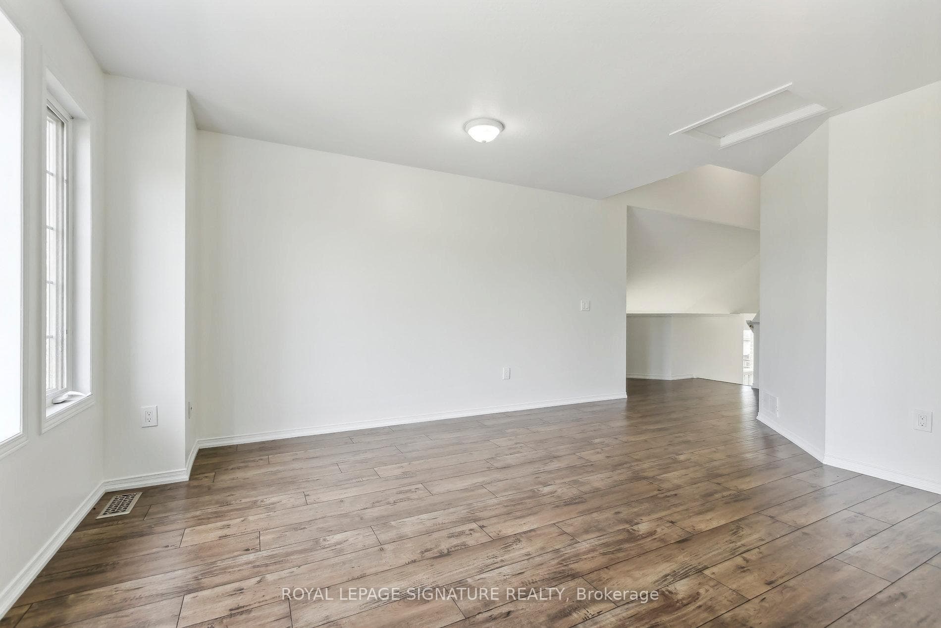 11 Lardner Street photo 16