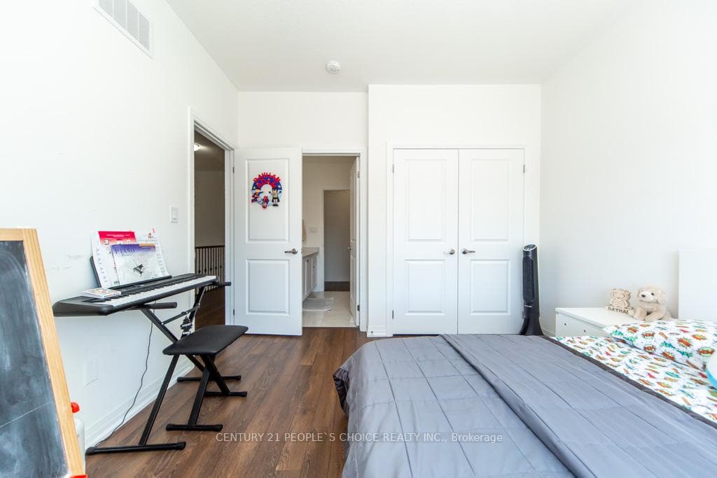 162 Ogston Crescent photo 40