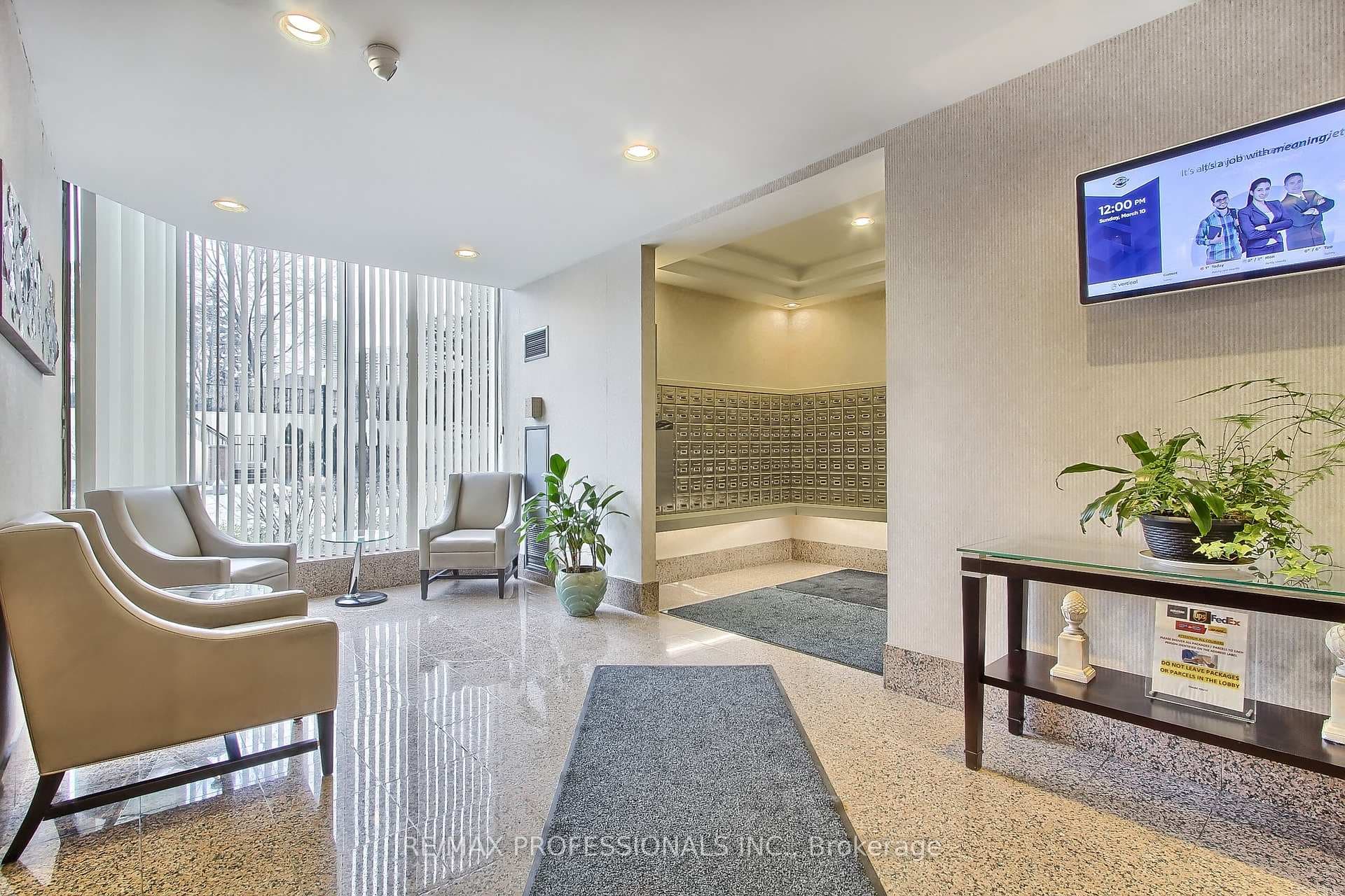 55 Elm Drive Unit 1511 photo 3